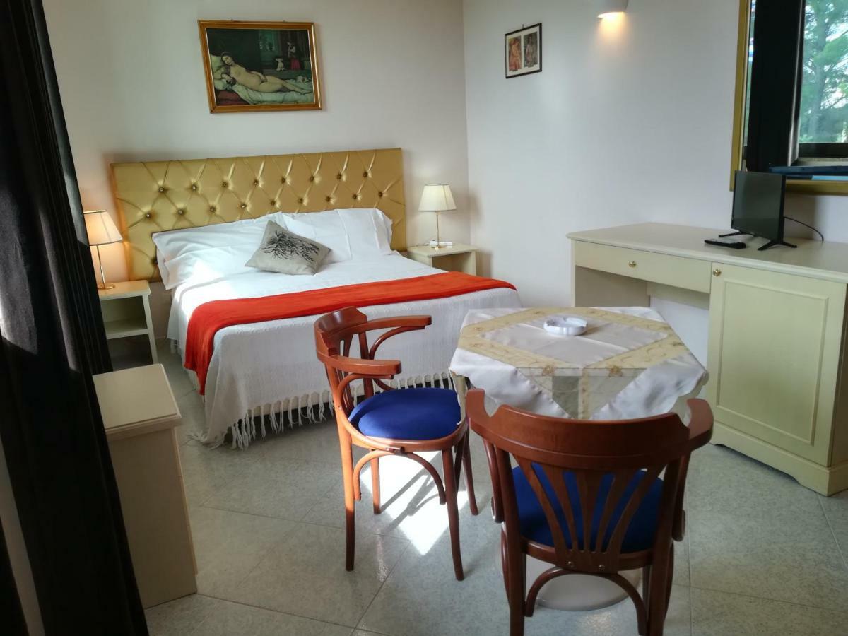 B&B La Maison Sammichele Di Bari ภายนอก รูปภาพ